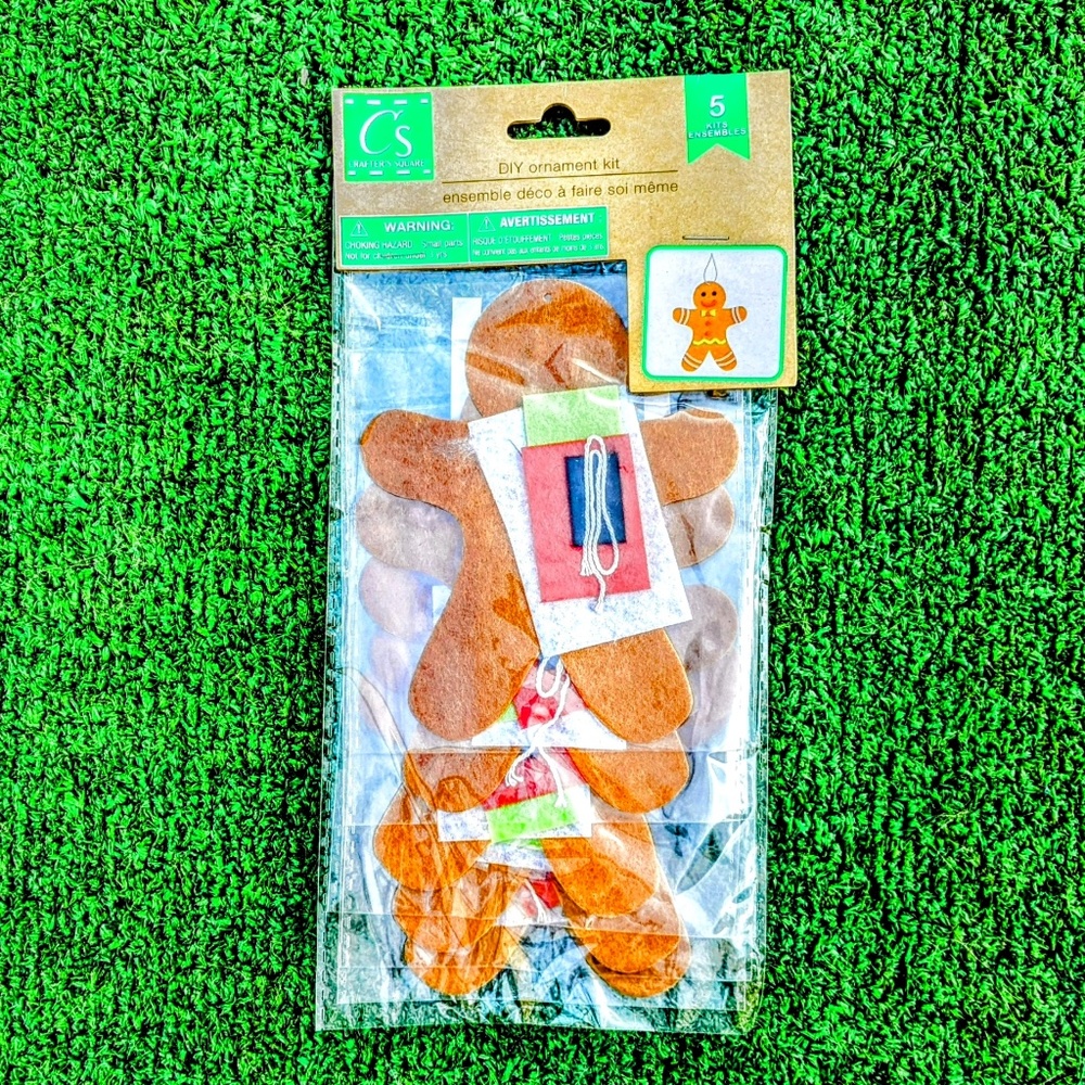 Christmas Holiday DIY Ornaments Felt Gingerbread Man Crafter's Square 5pc Kit